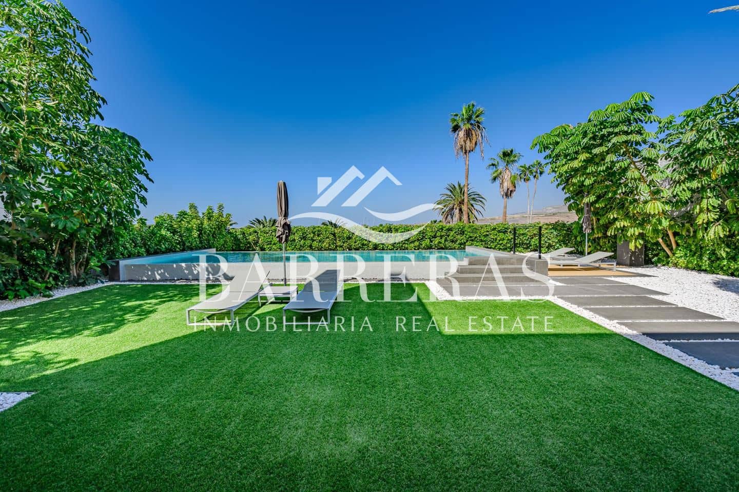 5 soveværelse Villa til salg i La Caleta Adeje med swimmingpool - € 3.700.000 (Ref: 8422575)