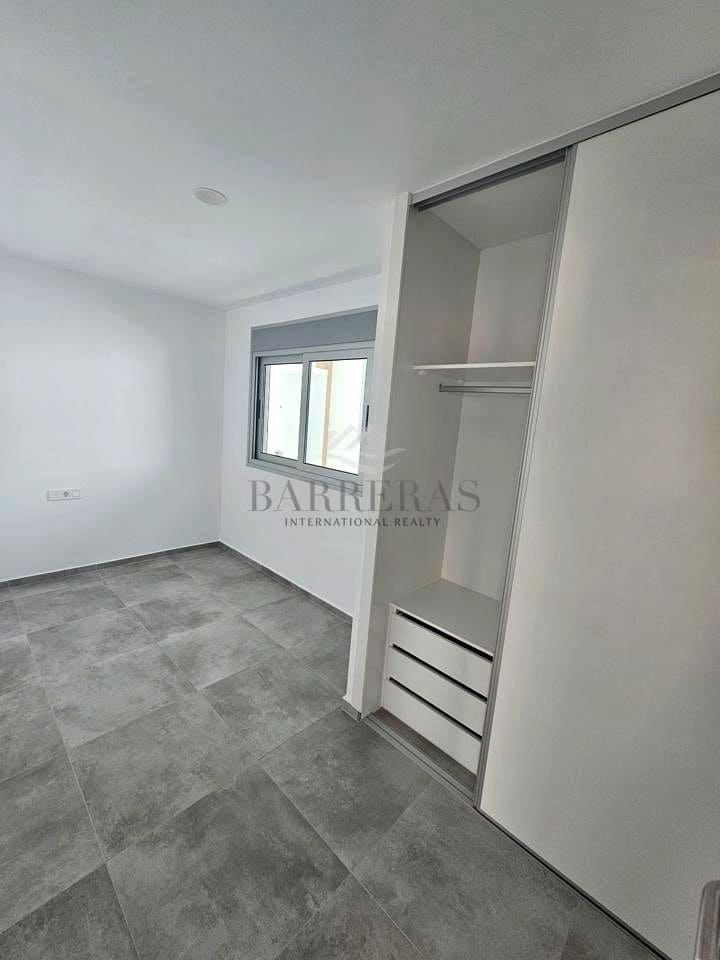 2 soveværelse Lejlighed til salg i Los Abrigos med garage - € 270.000 (Ref: 8601015)