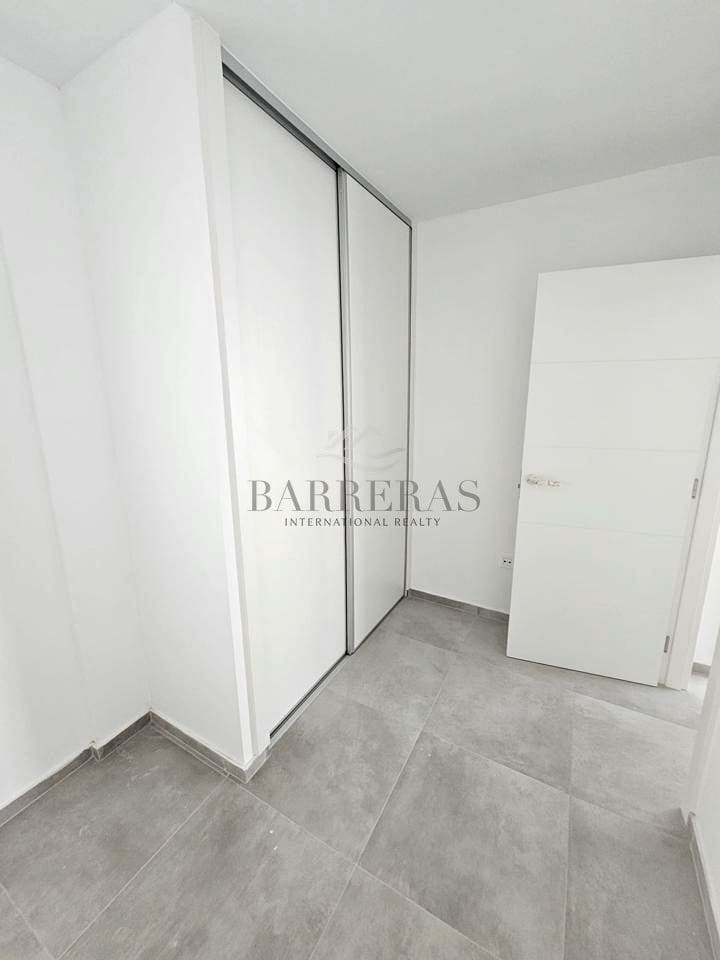 2 soveværelse Lejlighed til salg i Los Abrigos med garage - € 270.000 (Ref: 8601015)