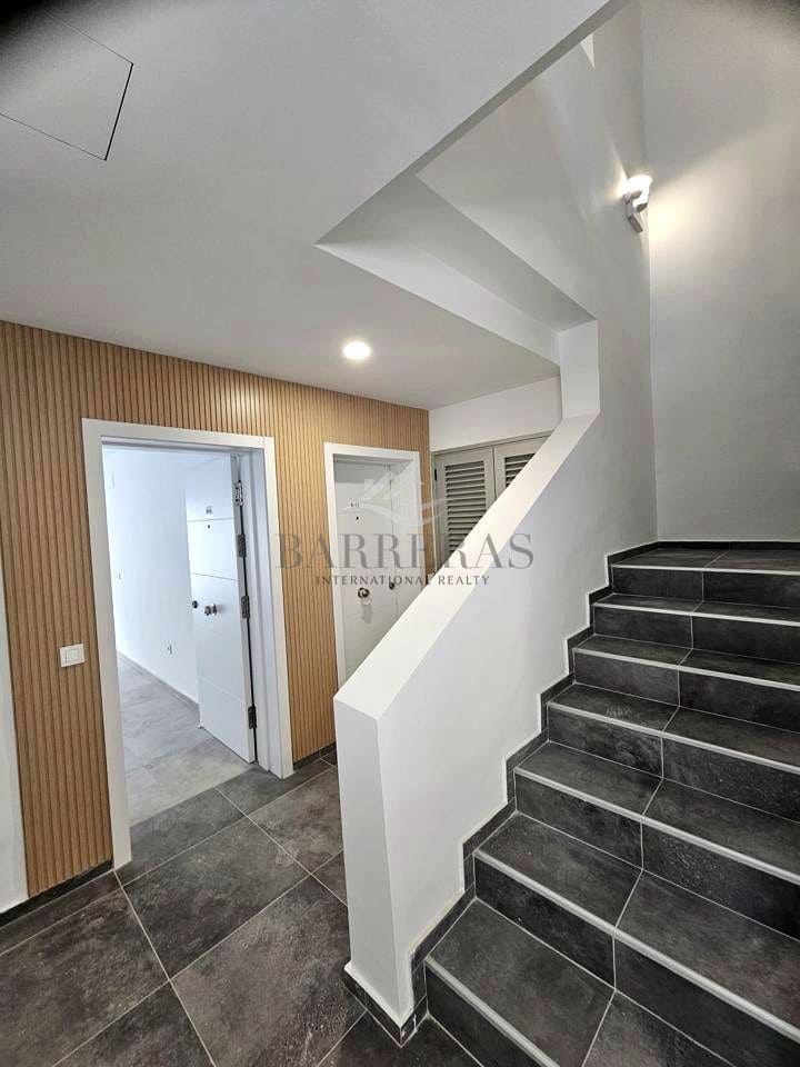 2 soveværelse Lejlighed til salg i Los Abrigos med garage - € 270.000 (Ref: 8601015)