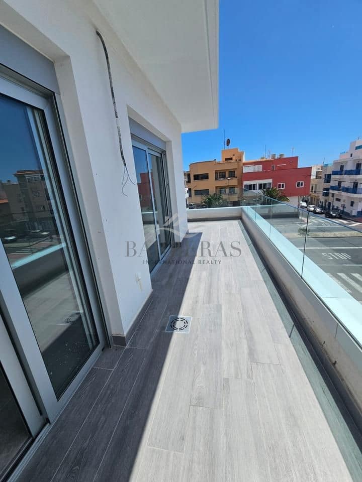 2 soveværelse Lejlighed til salg i Los Abrigos med garage - € 350.000 (Ref: 8601015)