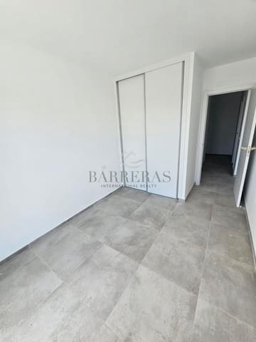 2 bedroom Flat for sale in Los Abrigos, Granadilla de Abona with garage - € 350,000 (Ref: 8601015)