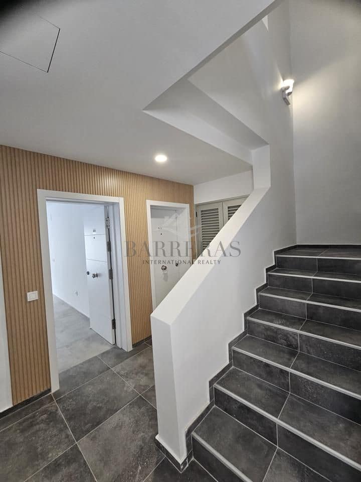 2 soveværelse Lejlighed til salg i Los Abrigos med garage - € 350.000 (Ref: 8601015)