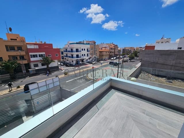 2 bedroom Flat for sale in Los Abrigos, Granadilla de Abona with garage - € 350,000 (Ref: 8601015)