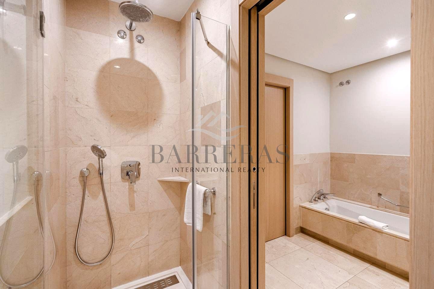 1 chambre Appartement à vendre à Guia de Isora avec piscine garage - 575 000 € (Ref: 8695815)