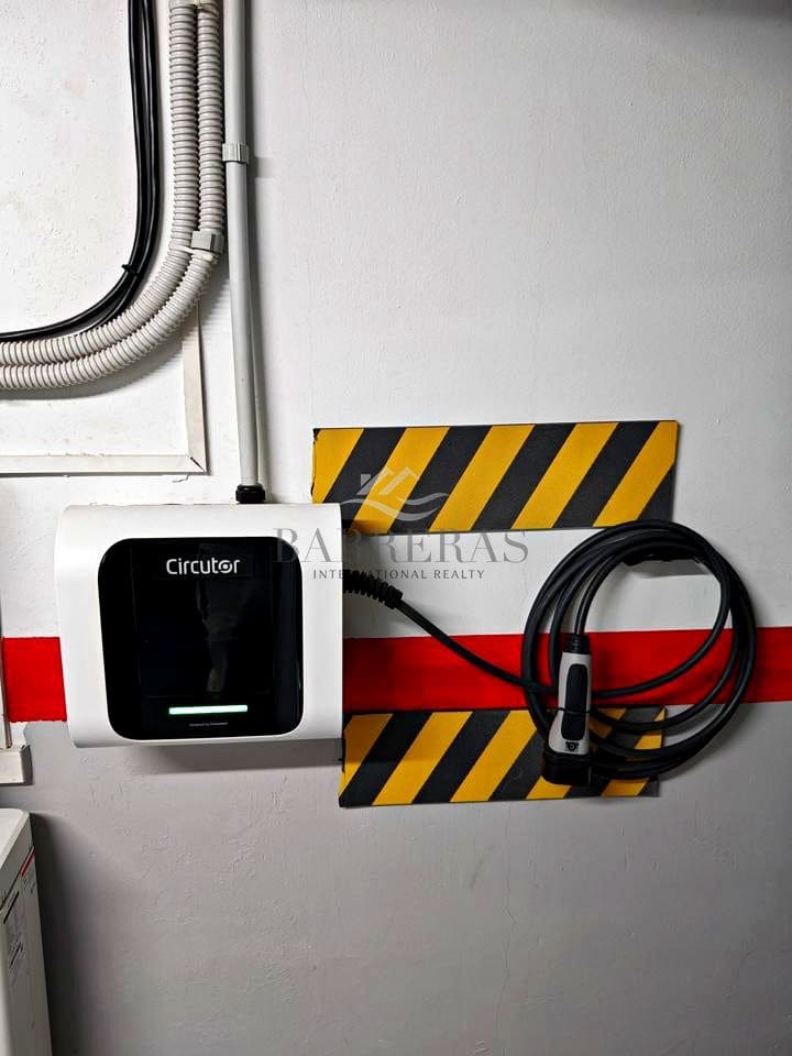 3 chambre Villa/Maison à vendre à Llano del Camello avec piscine garage - 340 000 € (Ref: 8727054)