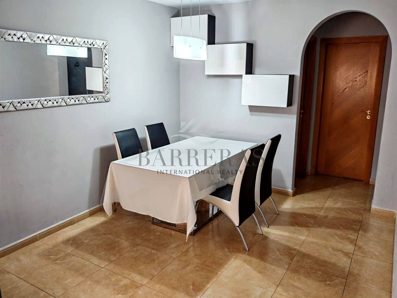 3 chambre Villa/Maison à vendre à Llano del Camello avec piscine garage - 340 000 € (Ref: 8727054)