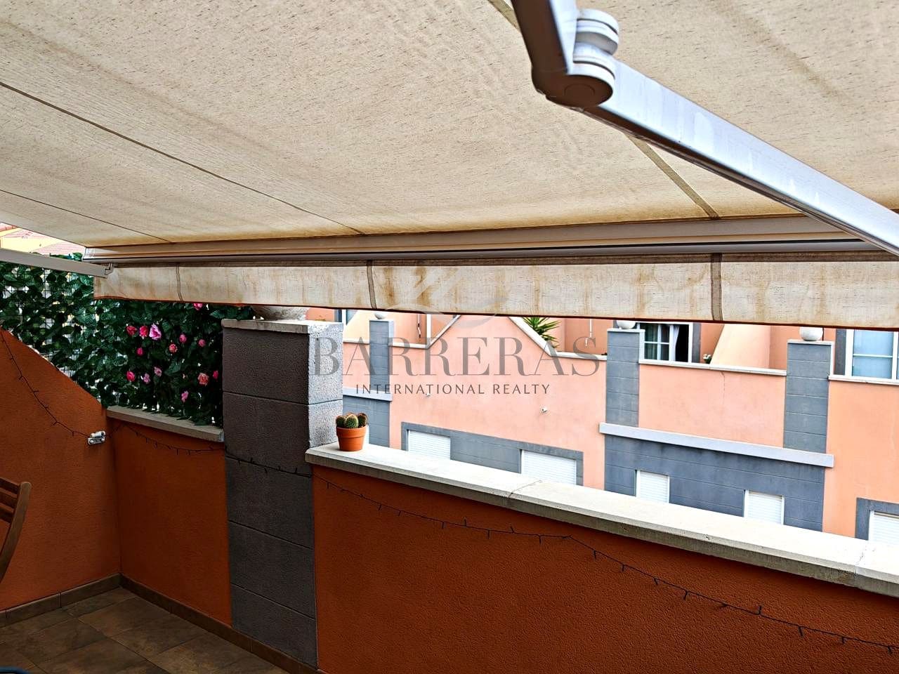 3 chambre Villa/Maison à vendre à Llano del Camello avec piscine garage - 340 000 € (Ref: 8727054)