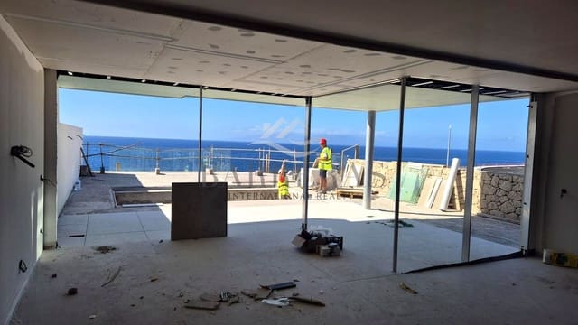 Piso de 2 habitaciones en Callao Salvaje, Adeje en venta con piscina garaje - 1.020.000 € (Ref: 8754824)