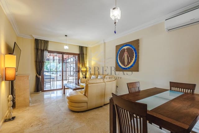 3 soveværelse Villa til salg i Playa del Duque, Adeje med swimmingpool - € 1.150.000 (Ref: 8816557)