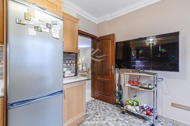 3 soveværelse Villa til salg i Playa del Duque, Adeje med swimmingpool - € 1.150.000 (Ref: 8816557)