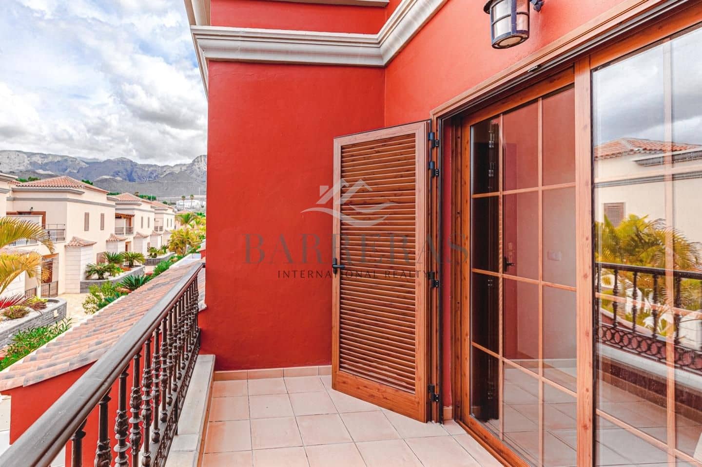 3 soveværelse Villa til salg i Costa Adeje med swimmingpool - € 1.150.000 (Ref: 8816557)