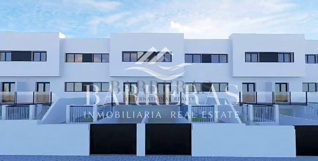 3 slaapkamer Villa te koop in San Miguel de Abona met zwembad - € 415.000 (Ref: 8952245)