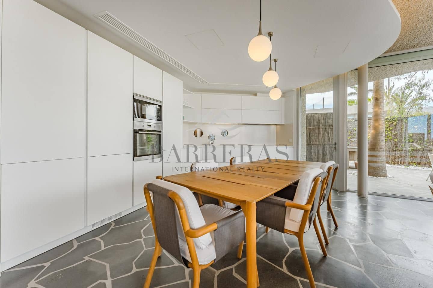 3 quarto Moradia para venda em Guia de Isora com piscina - 1 950 000 € (Ref: 9047155)