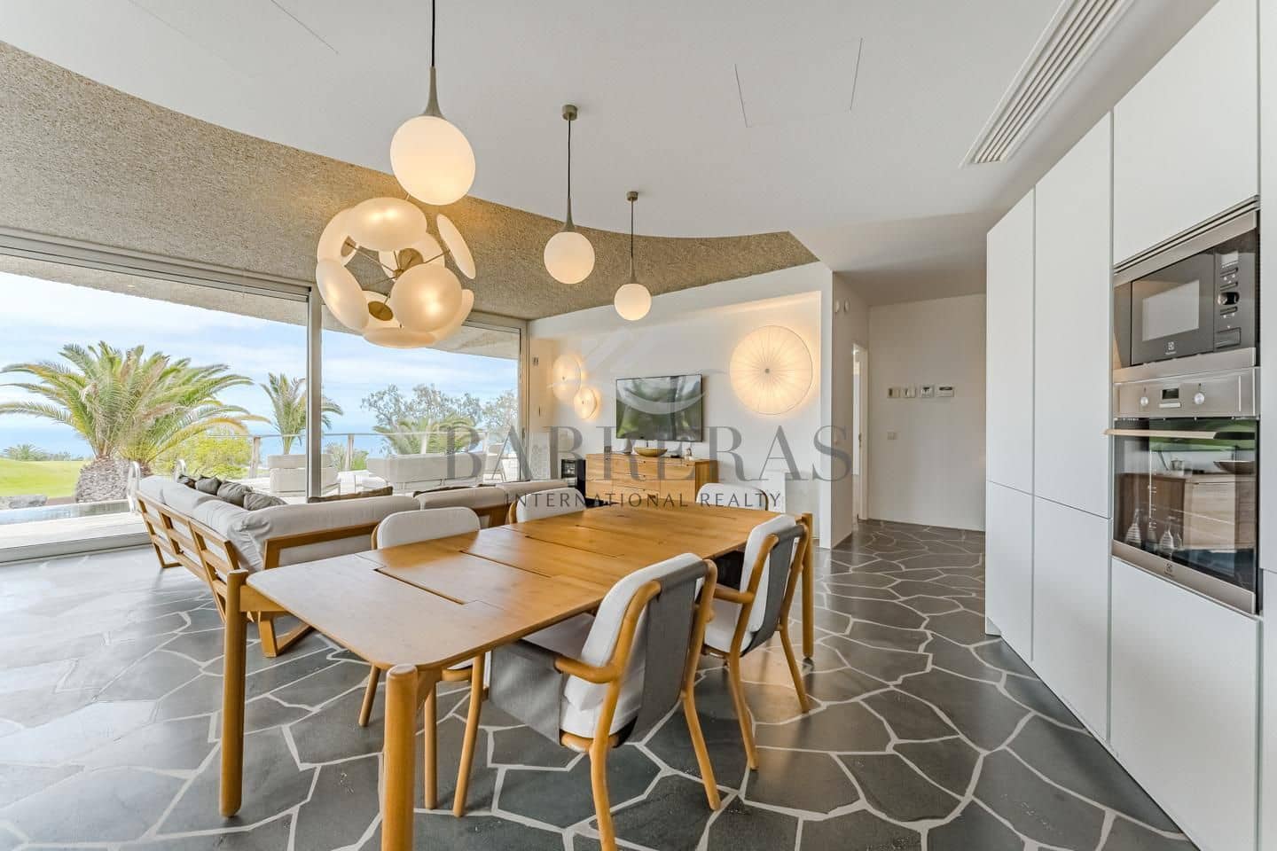 3 quarto Moradia para venda em Guia de Isora com piscina - 1 950 000 € (Ref: 9047155)