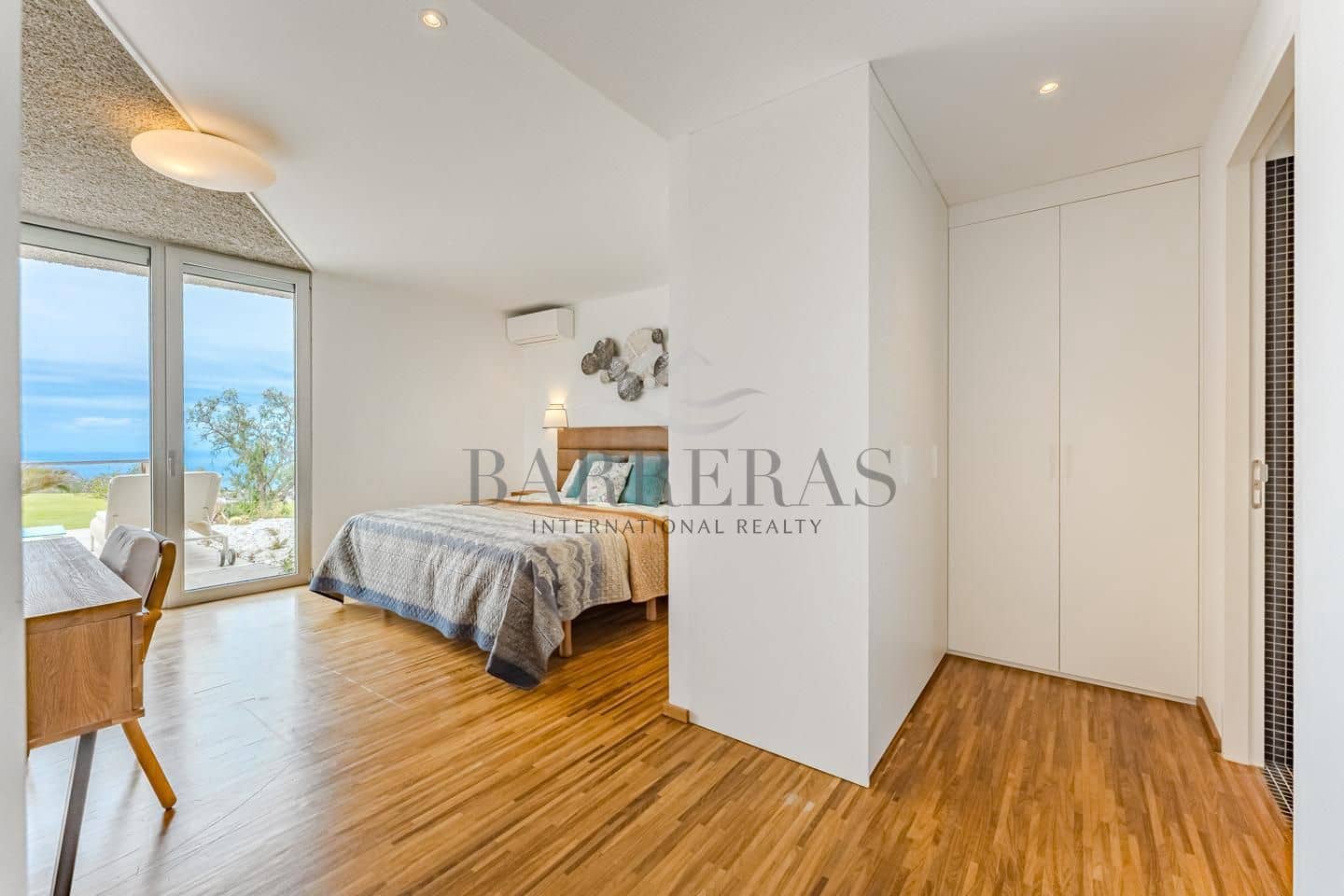 3 quarto Moradia para venda em Guia de Isora com piscina - 1 950 000 € (Ref: 9047155)