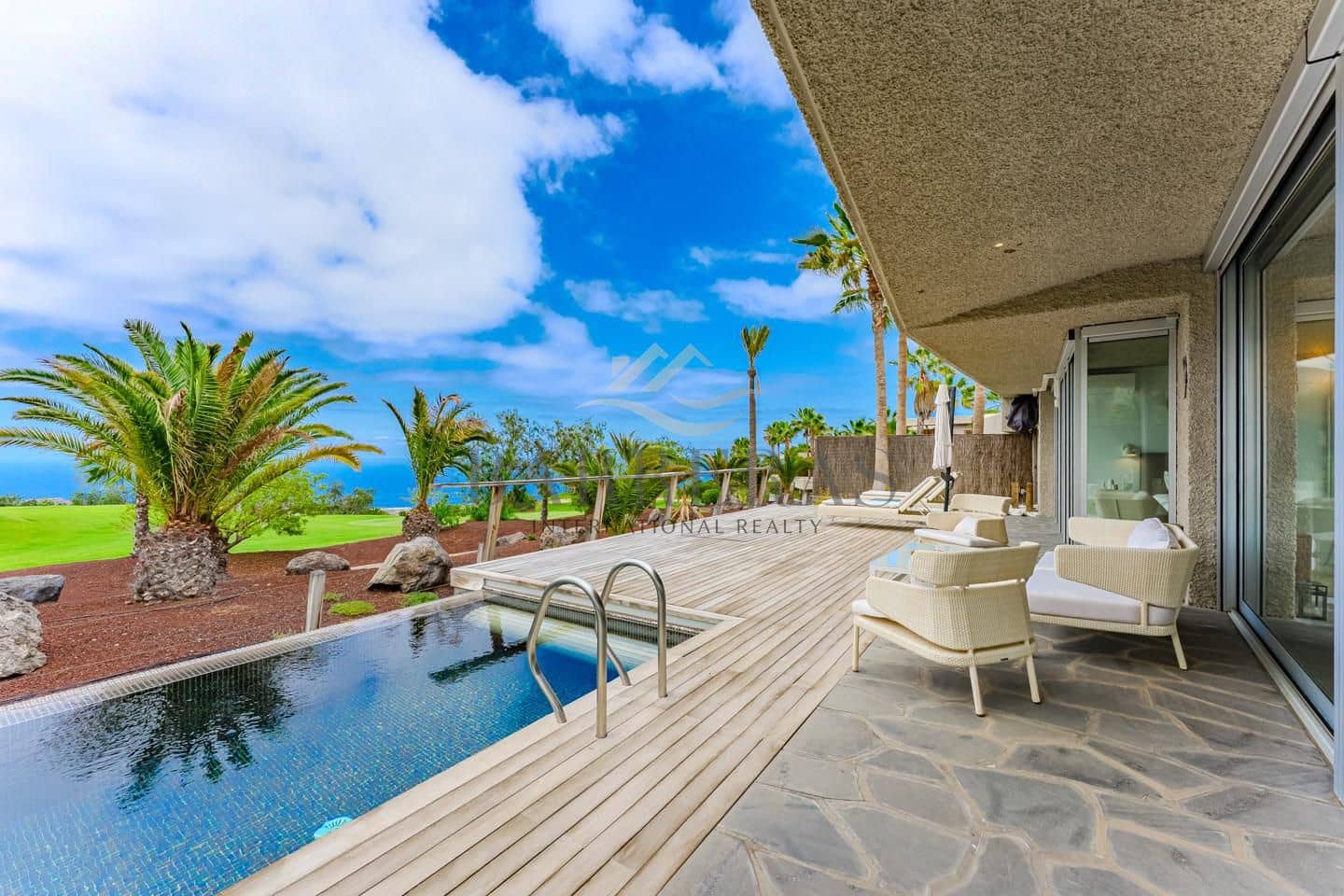 3 quarto Moradia para venda em Guia de Isora com piscina - 1 950 000 € (Ref: 9047155)