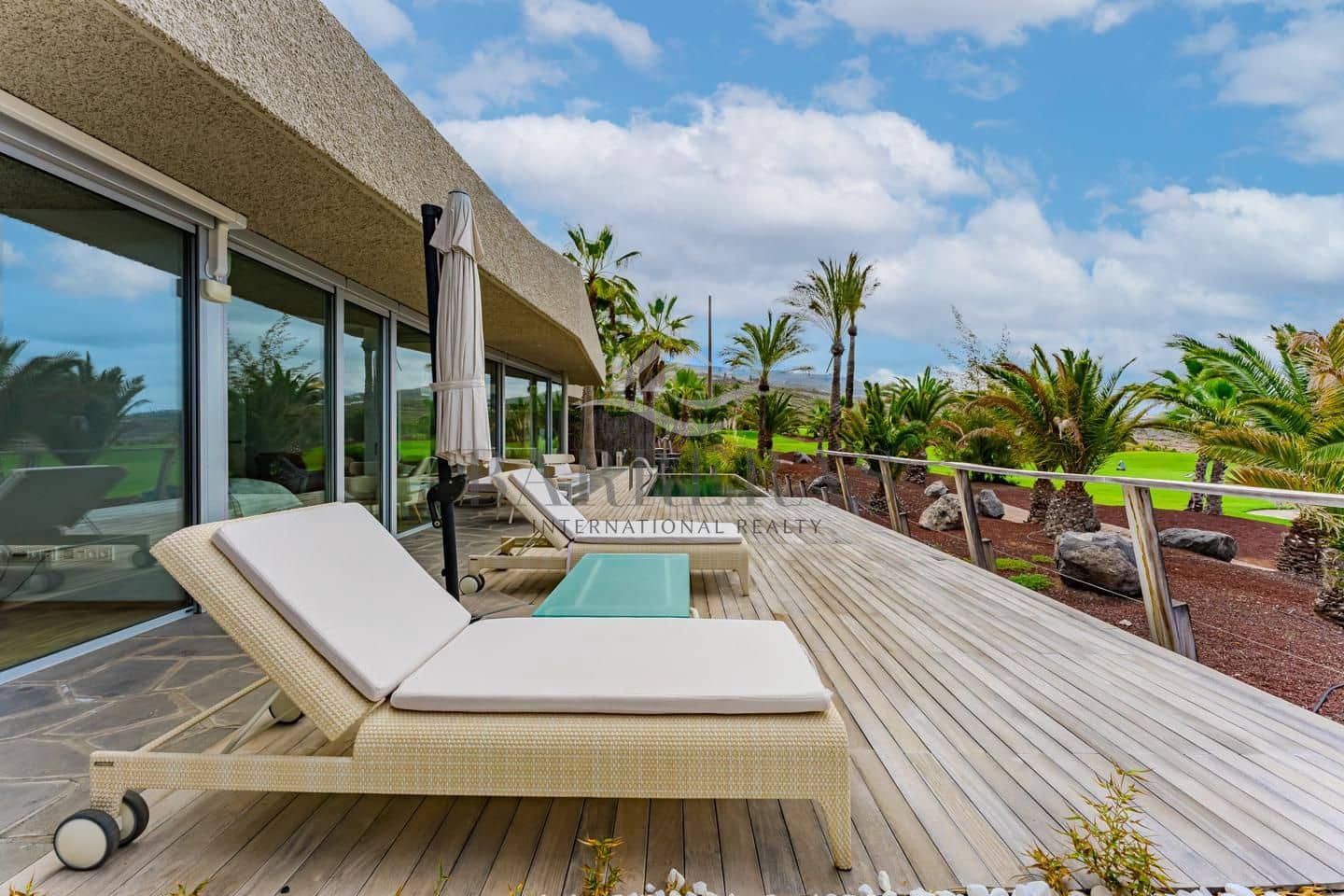 3 quarto Moradia para venda em Guia de Isora com piscina - 1 950 000 € (Ref: 9047155)