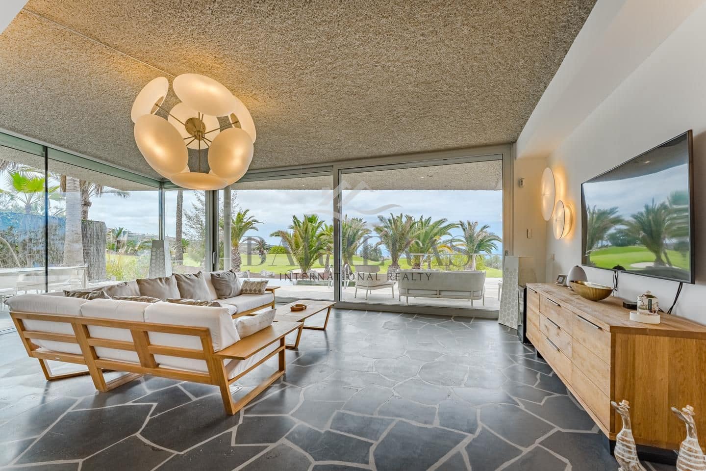 3 quarto Moradia para venda em Guia de Isora com piscina - 1 950 000 € (Ref: 9047155)