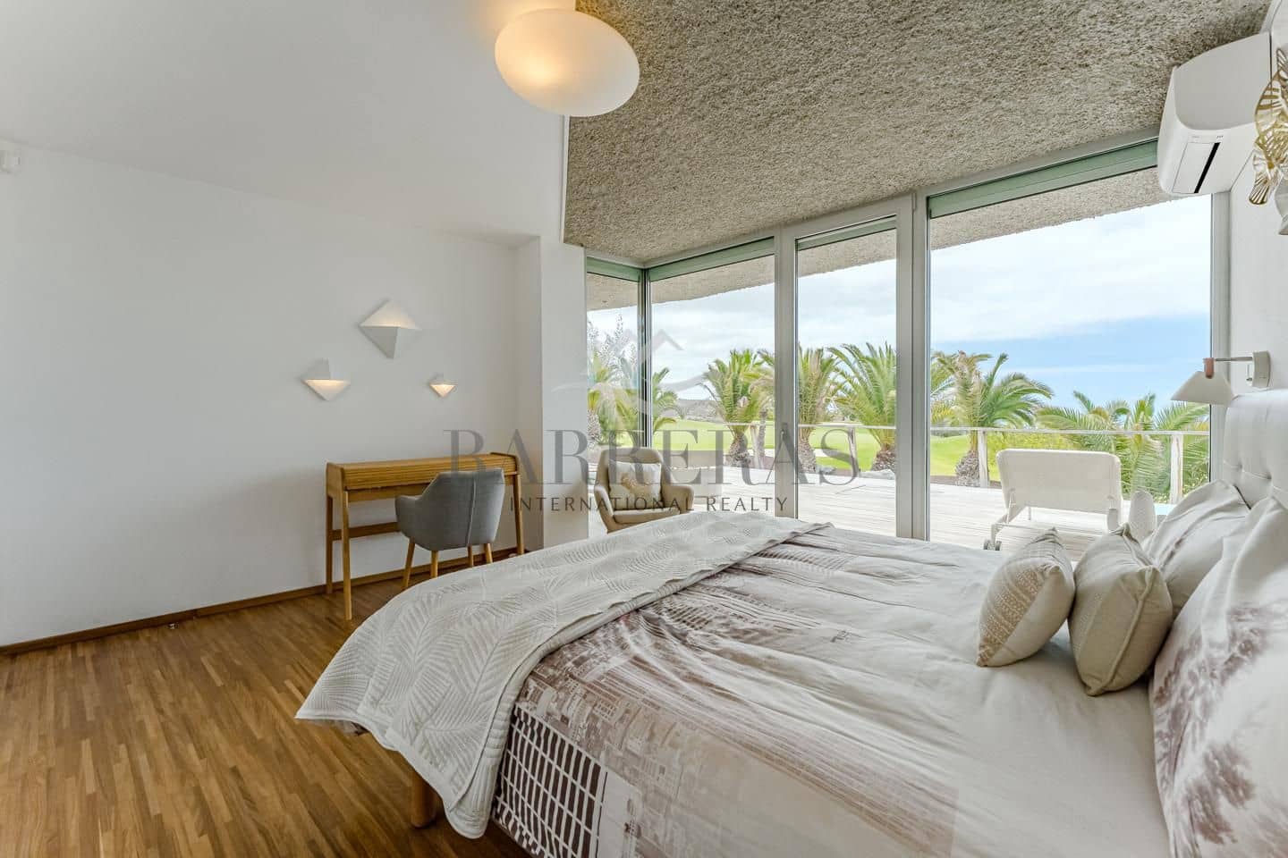 3 quarto Moradia para venda em Guia de Isora com piscina - 1 950 000 € (Ref: 9047155)