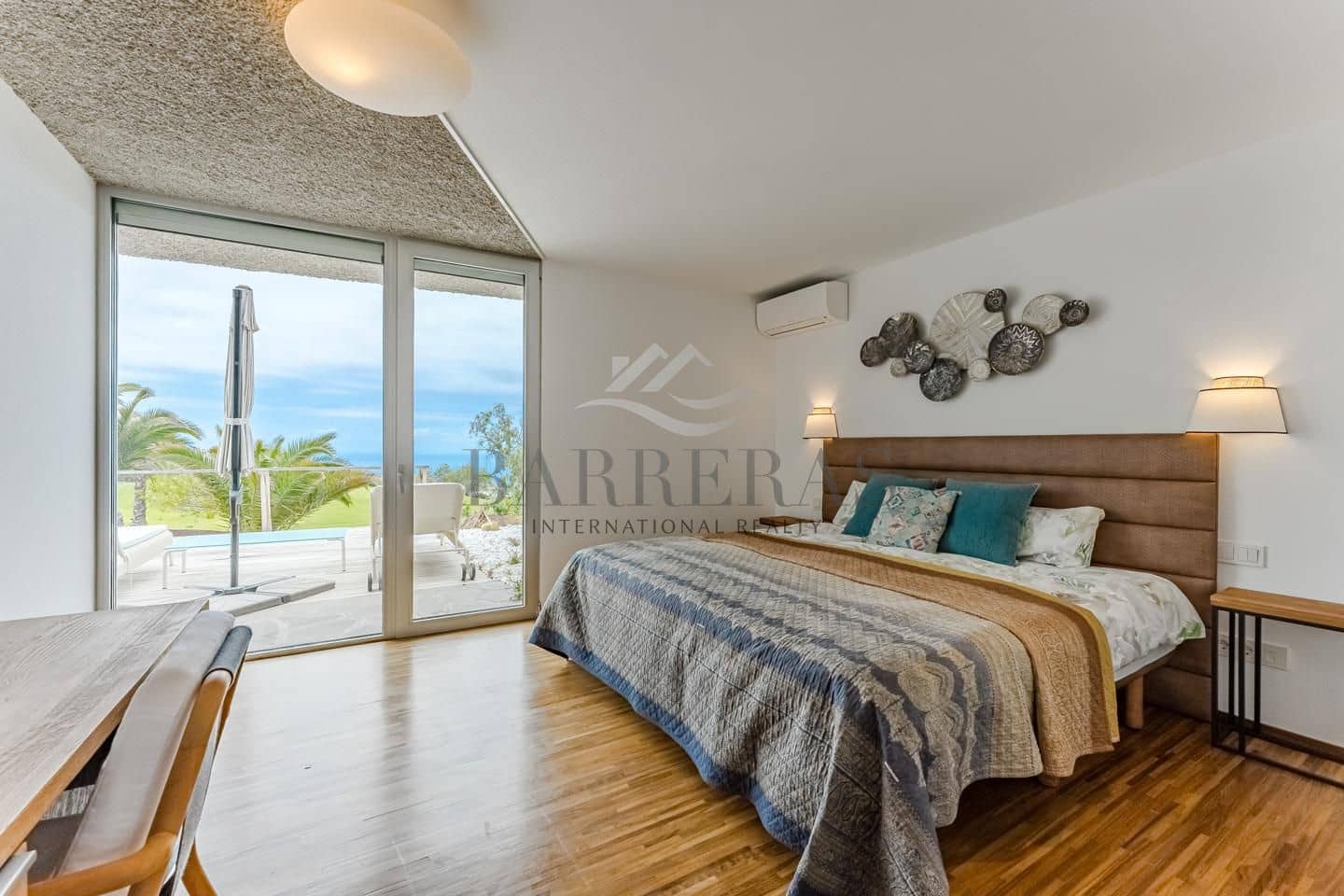 3 quarto Moradia para venda em Guia de Isora com piscina - 1 950 000 € (Ref: 9047155)