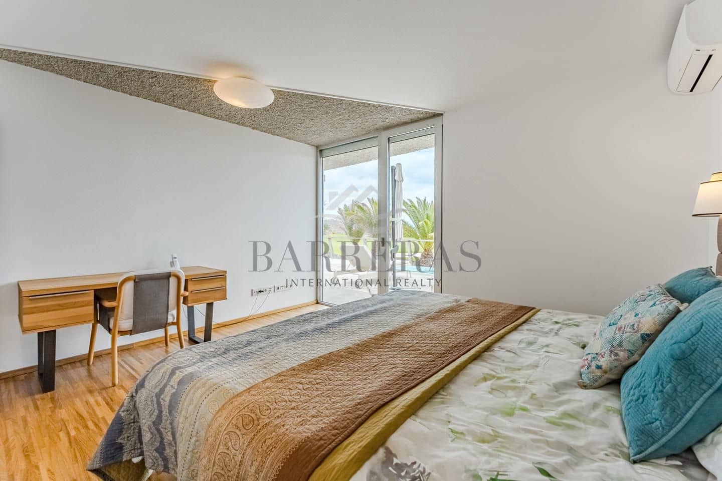 3 quarto Moradia para venda em Guia de Isora com piscina - 1 950 000 € (Ref: 9047155)