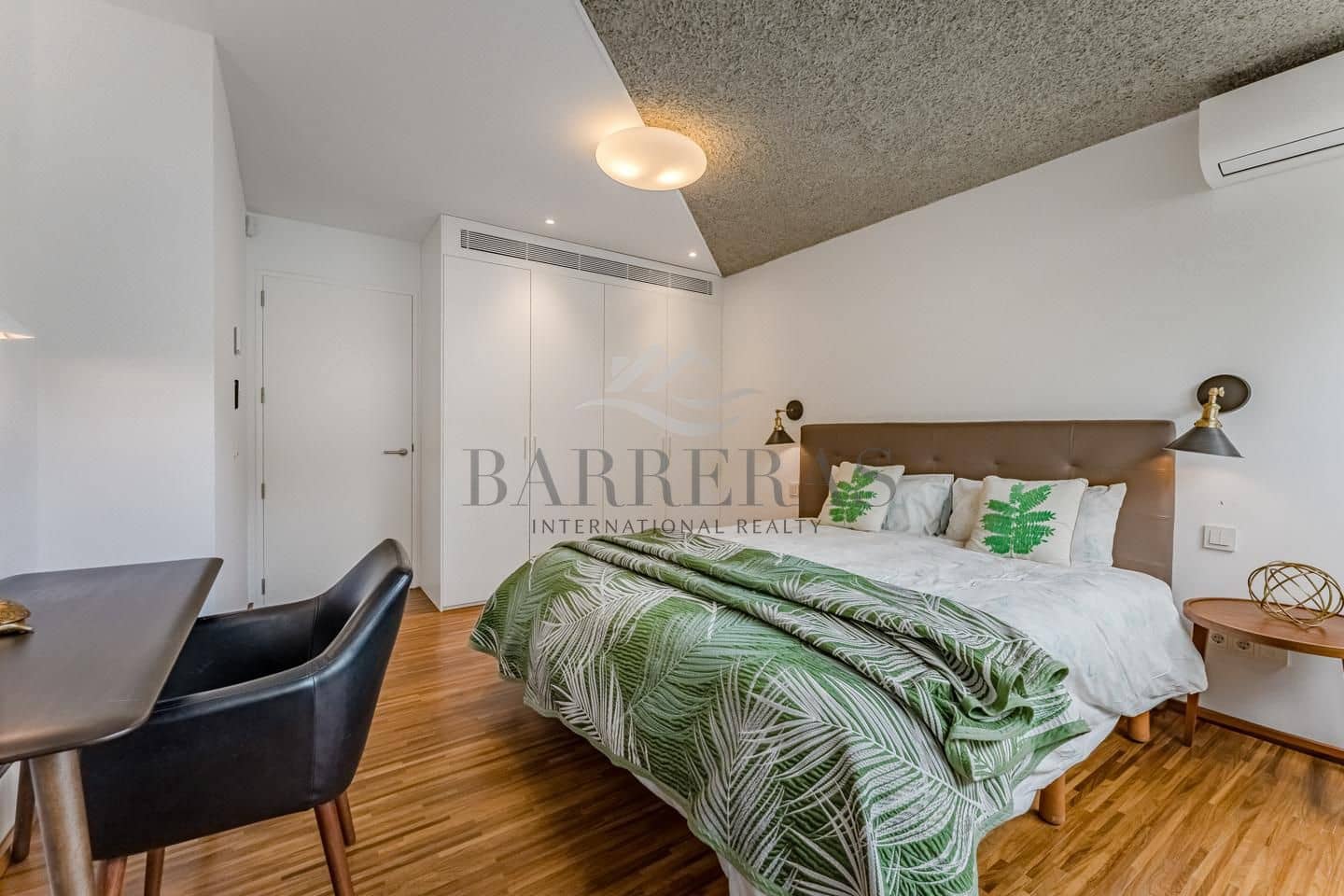 3 quarto Moradia para venda em Guia de Isora com piscina - 1 950 000 € (Ref: 9047155)