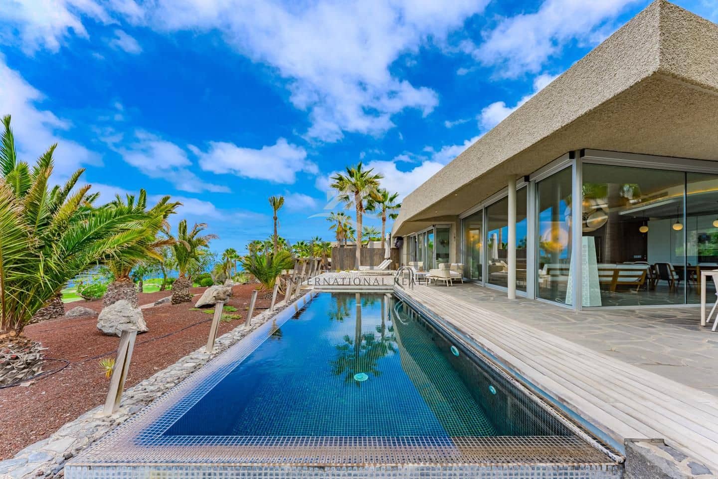 3 quarto Moradia para venda em Guia de Isora com piscina - 1 950 000 € (Ref: 9047155)