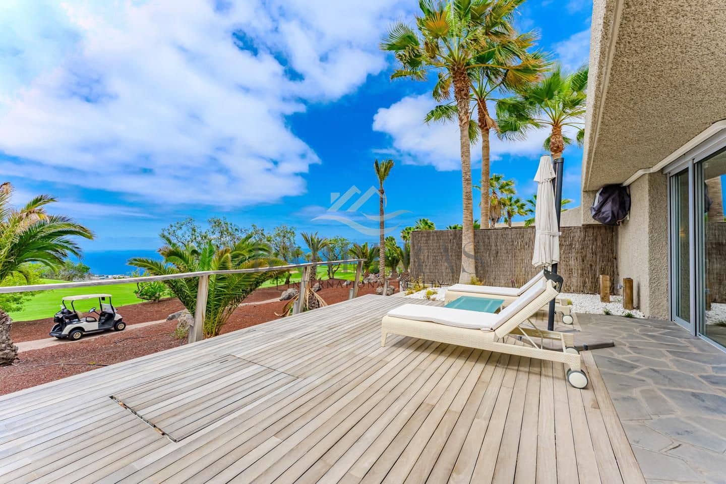 3 quarto Moradia para venda em Guia de Isora com piscina - 1 950 000 € (Ref: 9047155)