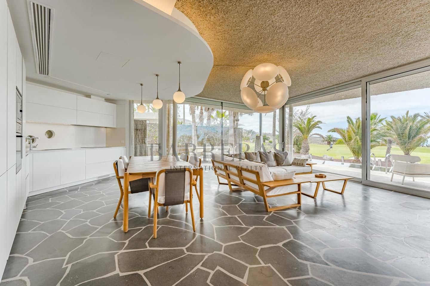 3 quarto Moradia para venda em Guia de Isora com piscina - 1 950 000 € (Ref: 9047155)