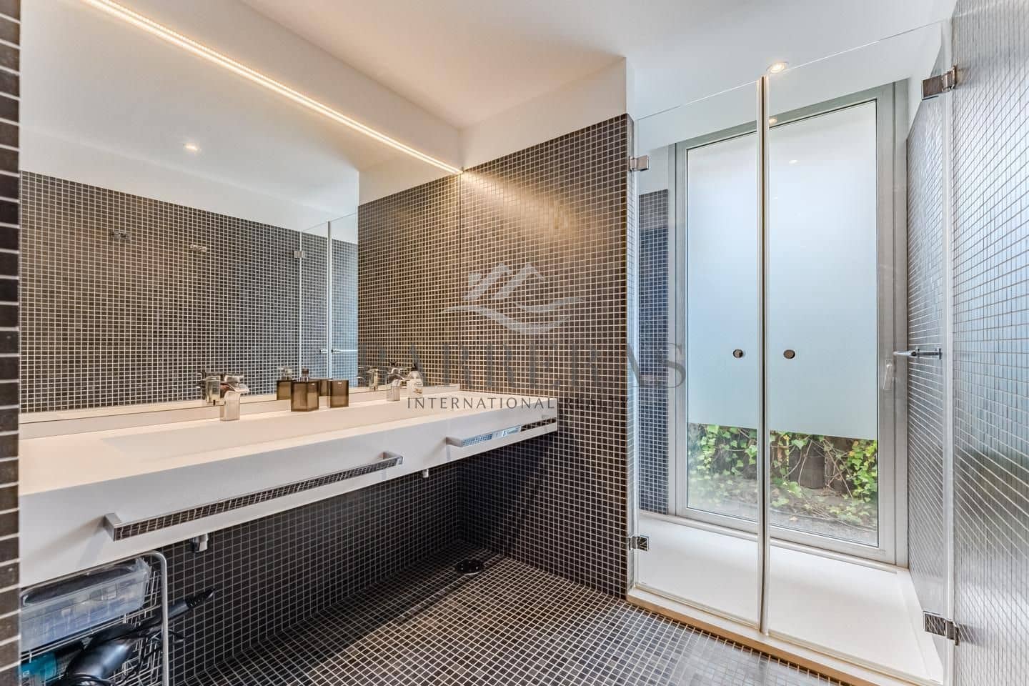 3 quarto Moradia para venda em Guia de Isora com piscina - 1 950 000 € (Ref: 9047155)