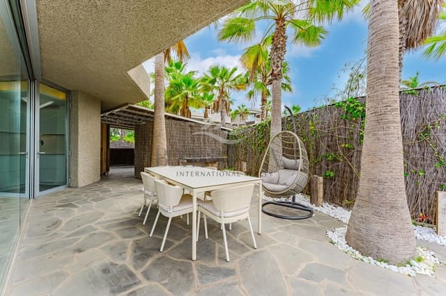 Chalet de 3 habitaciones en Guía de Isora en venta con piscina - 1.950.000 € (Ref: 9047155)