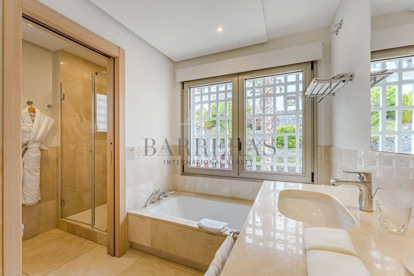 3 soveværelse Lejlighed til salg i Guia de Isora med swimmingpool garage - € 1.300.000 (Ref: 9080731)