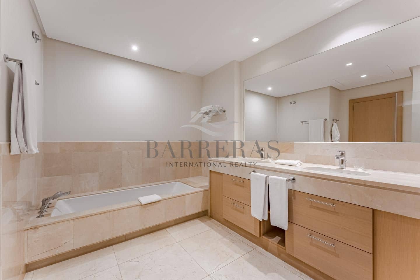 3 soveværelse Lejlighed til salg i Guia de Isora med swimmingpool garage - € 1.300.000 (Ref: 9080731)