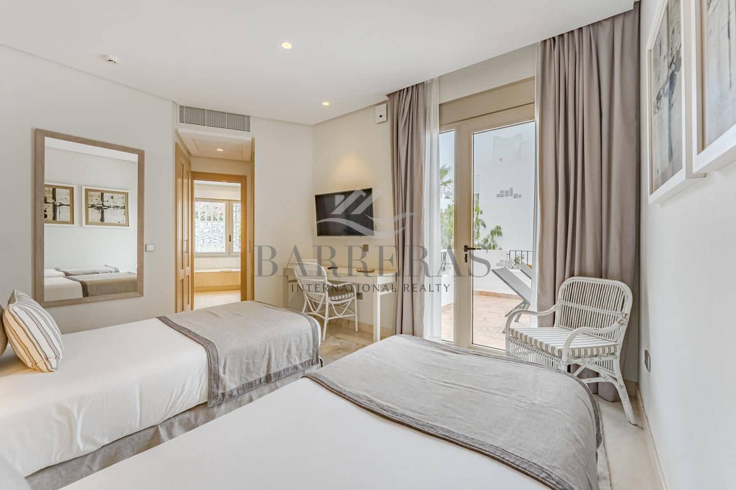 3 soveværelse Lejlighed til salg i Guia de Isora med swimmingpool garage - € 1.300.000 (Ref: 9080731)