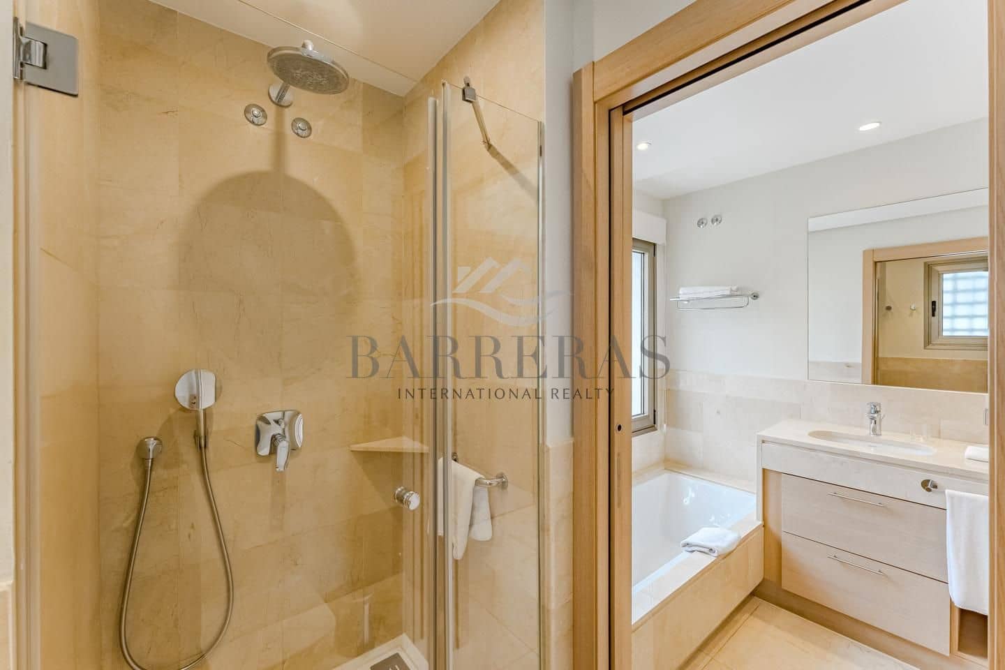 3 soveværelse Lejlighed til salg i Guia de Isora med swimmingpool garage - € 1.300.000 (Ref: 9080731)