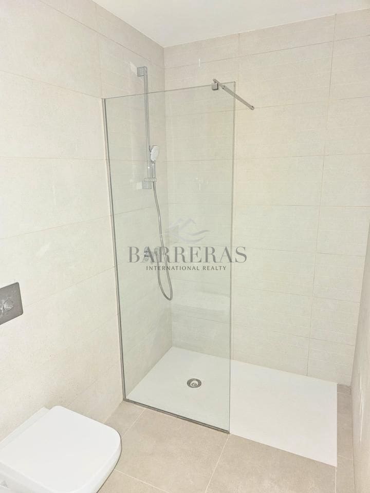 3 slaapkamer Flat te koop in Santa Cruz de Tenerife met garage - € 586.000 (Ref: 9113501)