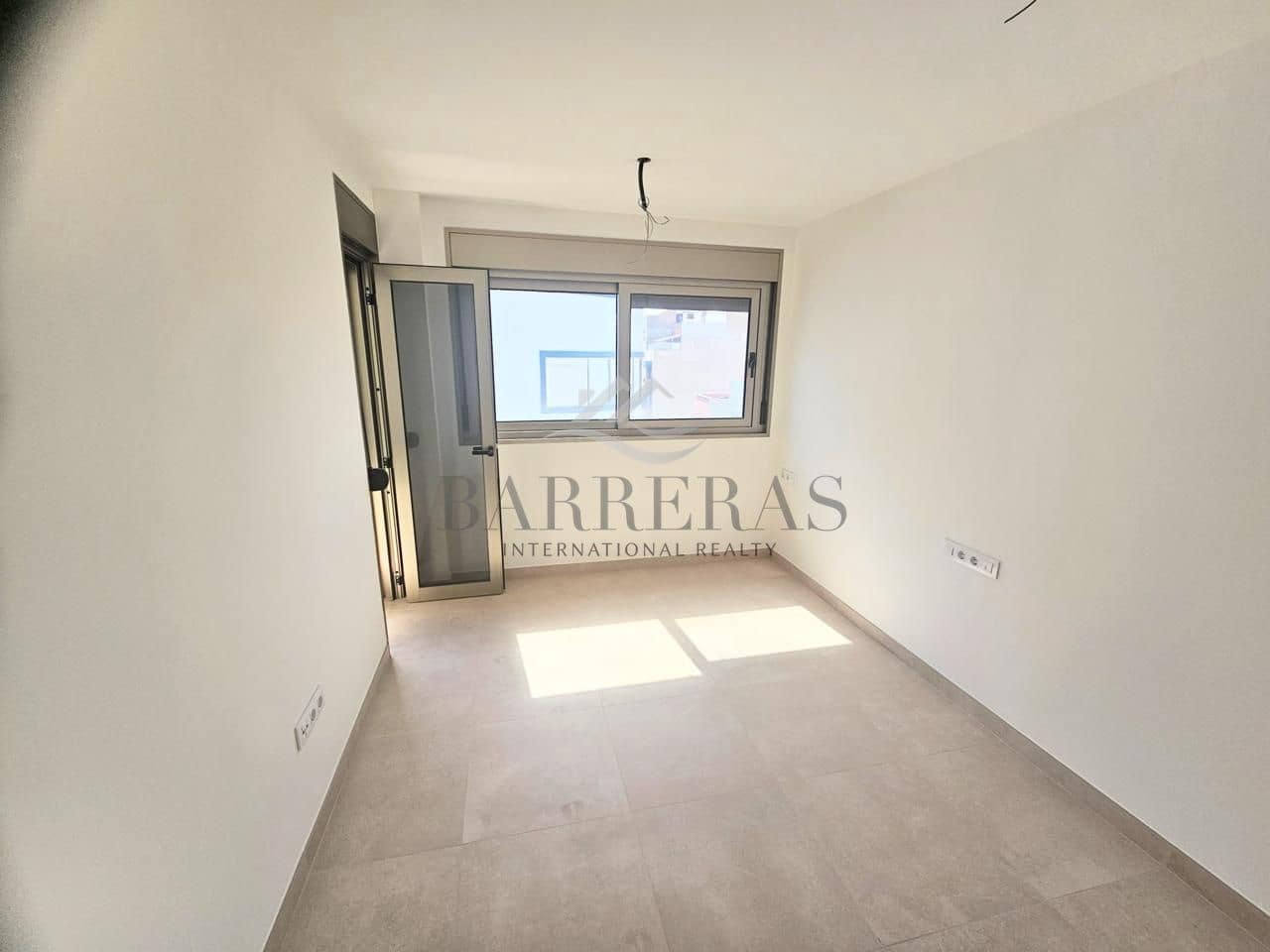 3 slaapkamer Flat te koop in Santa Cruz de Tenerife met garage - € 586.000 (Ref: 9113501)