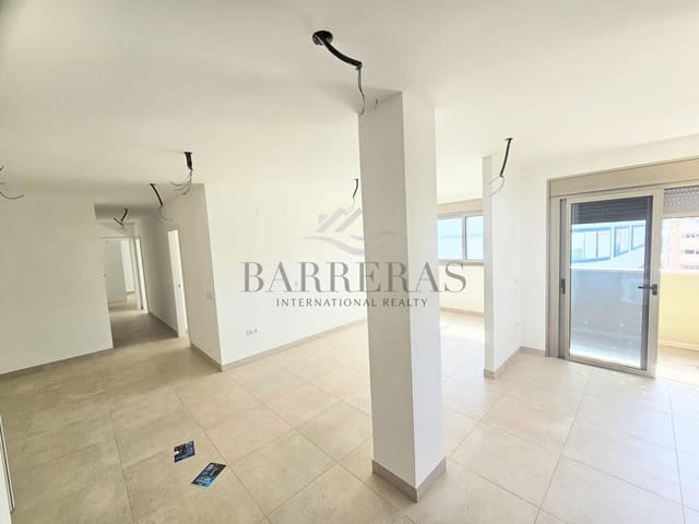 3 slaapkamer Flat te koop in Salamanca, Santa Cruz de Tenerife met garage - € 586.000 (Ref: 9113501)