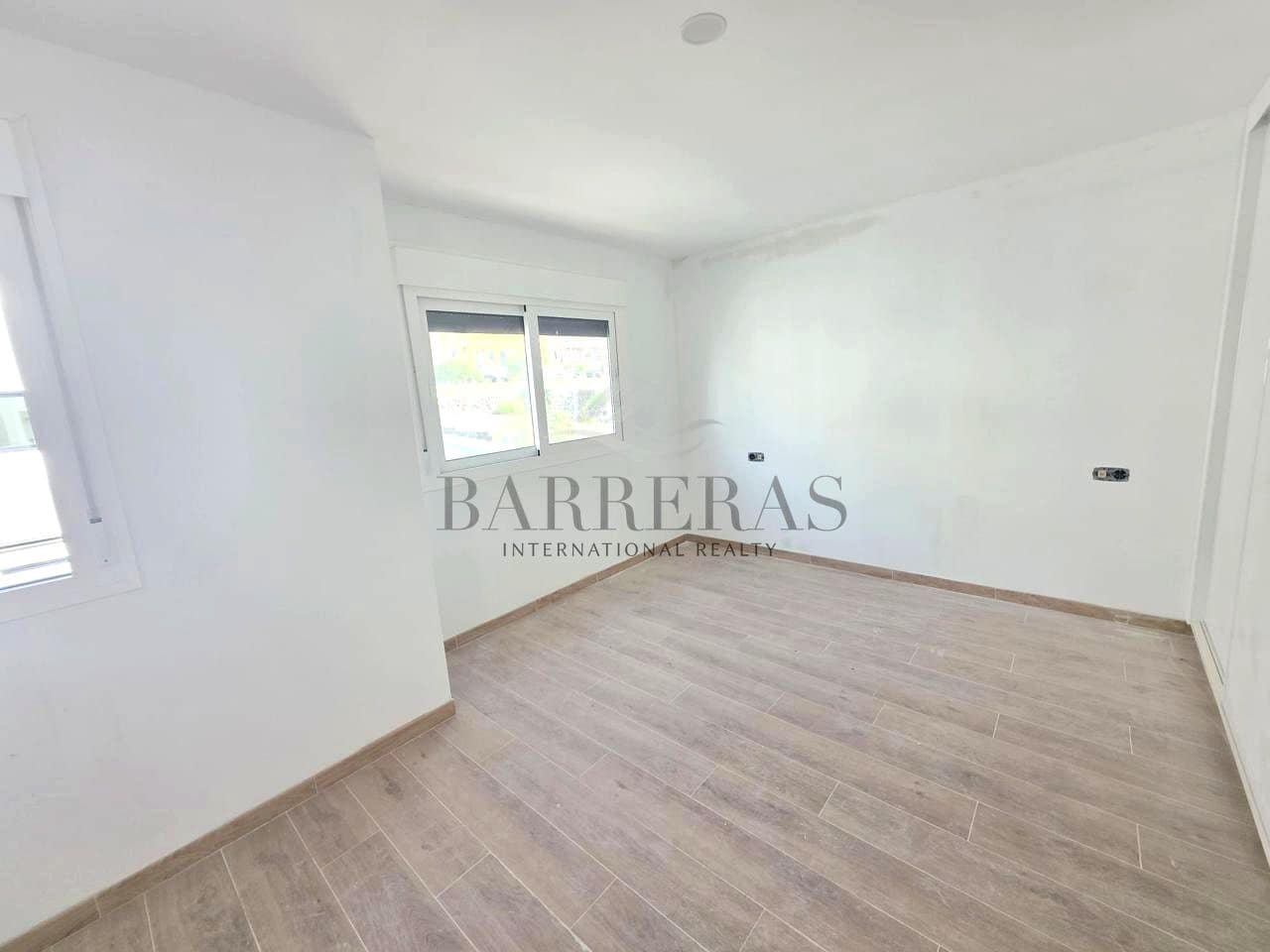3 soverom Villa til salgs i San Miguel de Abona med svømmebasseng garasje - € 435 000 (Ref: 9271439)