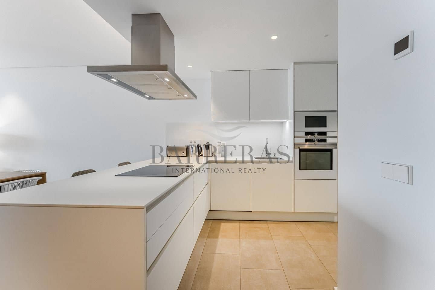 2 chambre Appartement à vendre à Guia de Isora avec piscine garage - 1 250 000 € (Ref: 9357486)