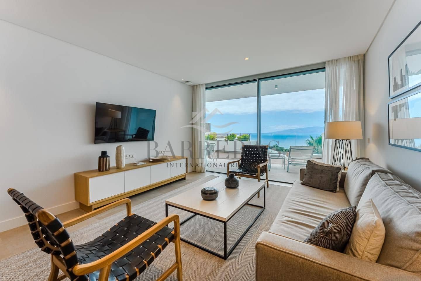 2 chambre Appartement à vendre à Guia de Isora avec piscine garage - 1 250 000 € (Ref: 9357486)