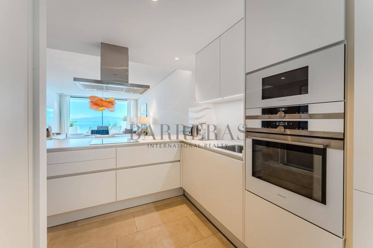 2 chambre Appartement à vendre à Guia de Isora avec piscine garage - 1 250 000 € (Ref: 9357486)