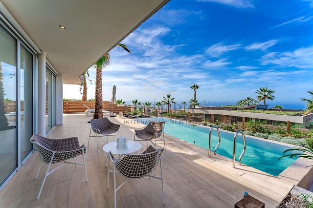 Chalet de 3 habitaciones en Piedra Hincada, Guía de Isora en venta con piscina - 1.850.000 € (Ref: 9750843)