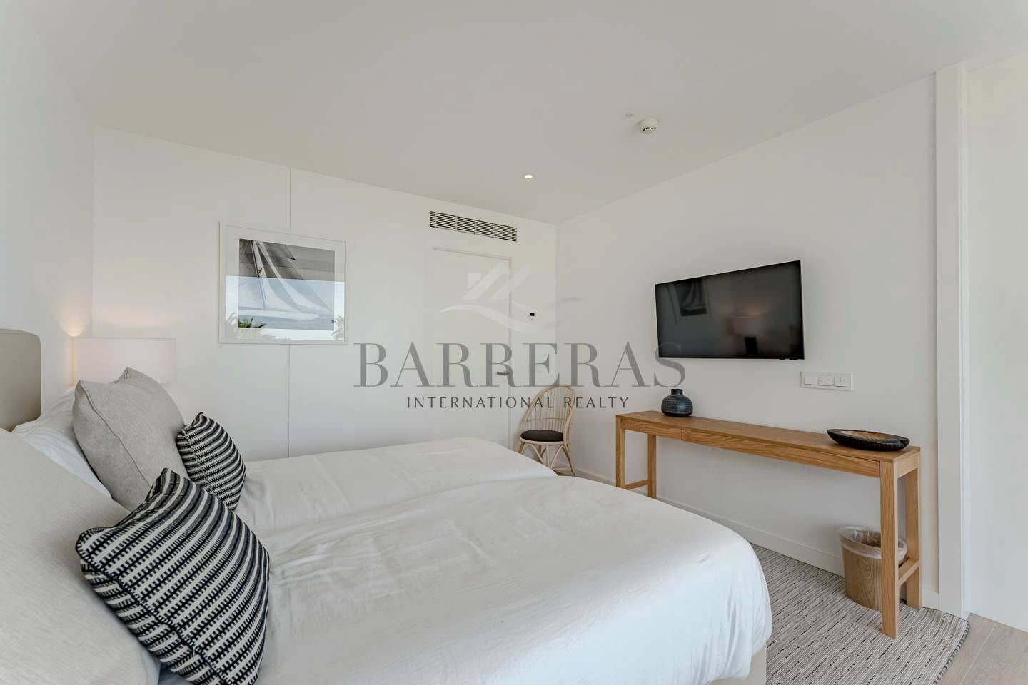 3 Zimmer Villa zu verkaufen in Piedra Hincada mit Pool - 1.850.000 € (Ref: 9750843)