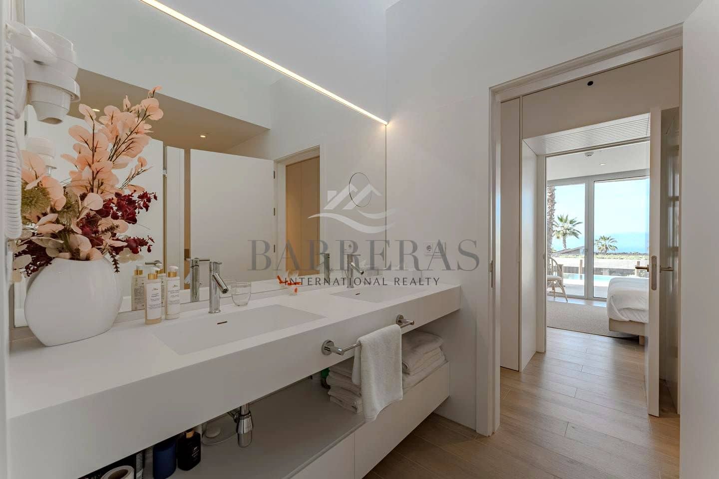 3 Zimmer Villa zu verkaufen in Piedra Hincada mit Pool - 1.850.000 € (Ref: 9750843)