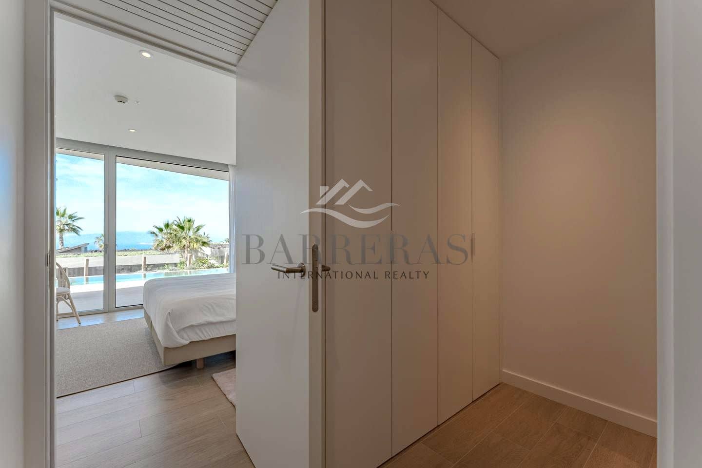 3 Zimmer Villa zu verkaufen in Piedra Hincada mit Pool - 1.850.000 € (Ref: 9750843)