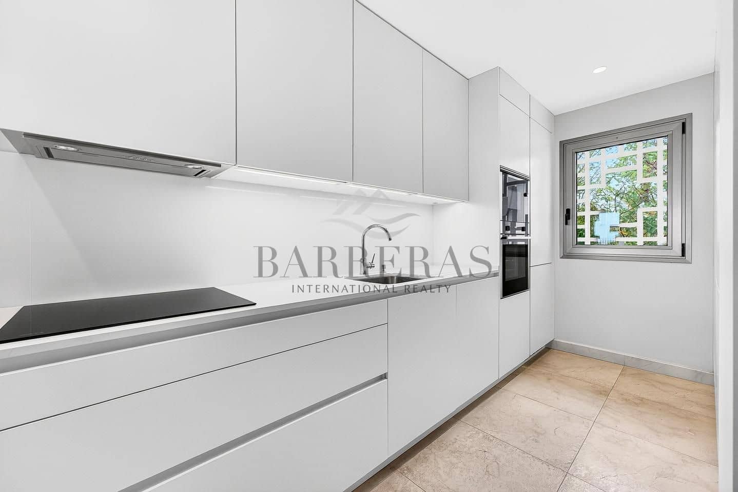 2 soverom Leilighet til salgs i Guia de Isora med svømmebasseng garasje - € 845 000 (Ref: 9750844)