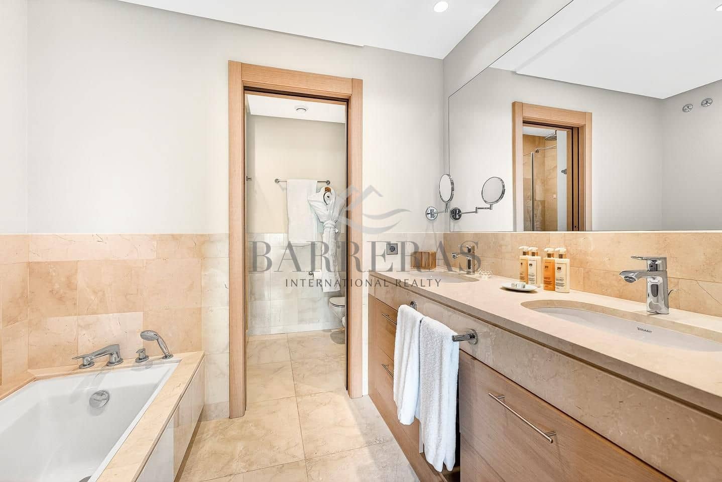 2 soverom Leilighet til salgs i Guia de Isora med svømmebasseng garasje - € 845 000 (Ref: 9750844)