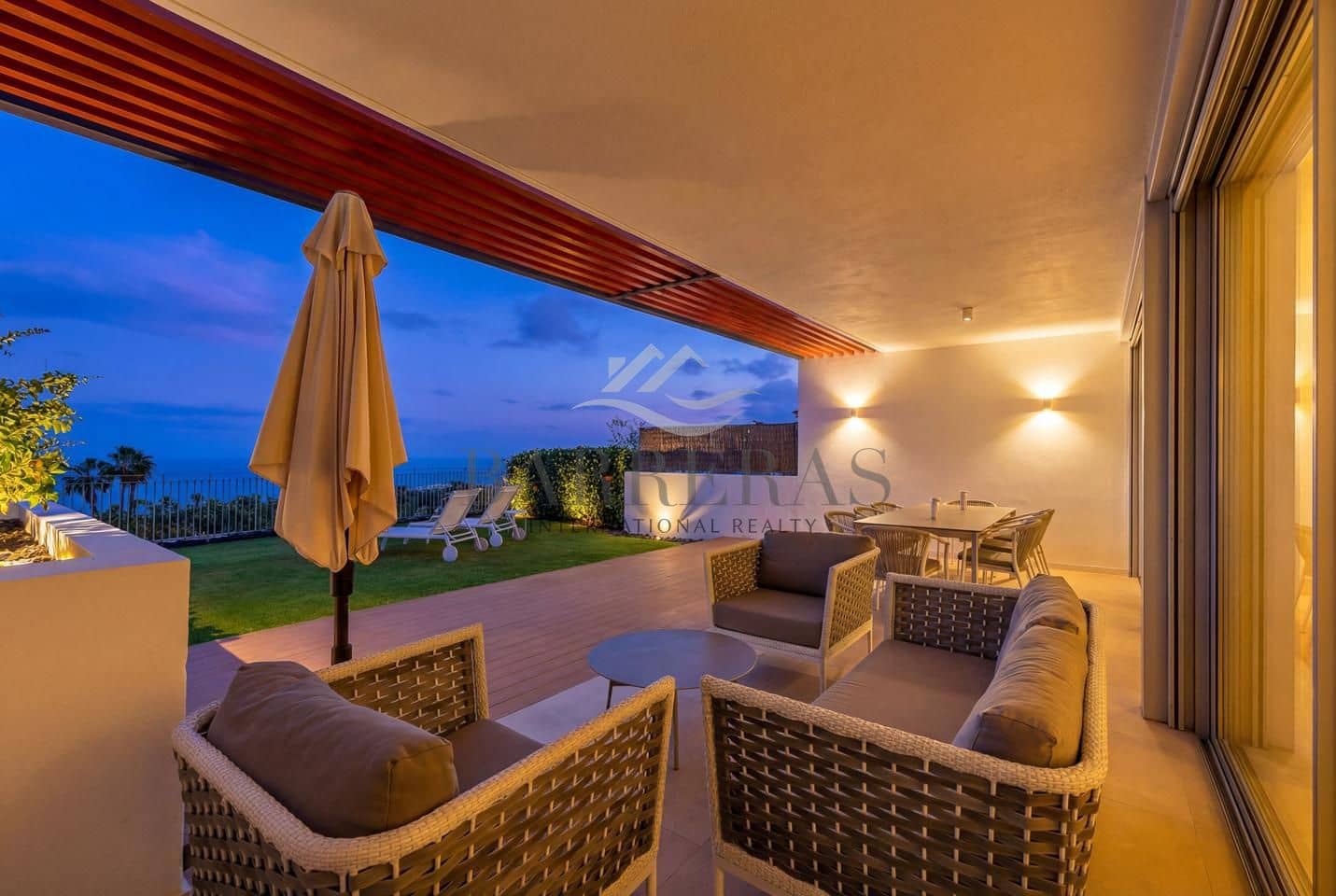 3 Zimmer Wohnung zu verkaufen in Guia de Isora mit Pool Garage - 1.690.000 € (Ref: 9750845)